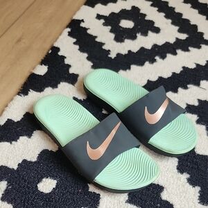 Nike Slide Sandals, Girls 4